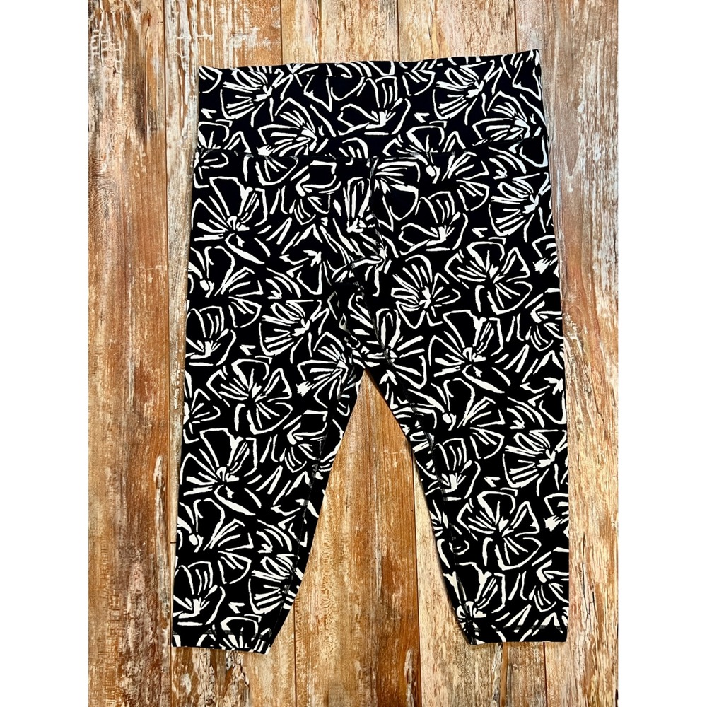 Athleta Elation Textured 7/8 Tight Leggings Black White Floral 2X